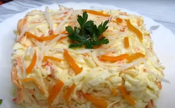 Пикантный салат с крабовыми палочками. Вкусный рецепт без заморочек