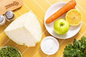 Салат из капусты с яблоком