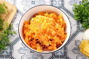 Салат с фасолью, морковью и колбасой Салат с фасолью, морковью и колбасой