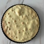 Нежный банановый пирог со сметанной заливкой