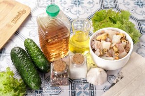 Салат с морским коктейлем