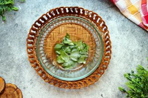 Страчателла с клубникой и томатами