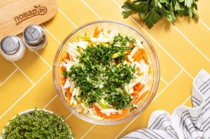 Салат из капусты с яблоком