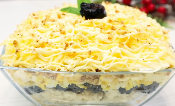 Невероятно вкусный салат «Абсент». Рецепт-настроение, который я искала на праздничный стол!