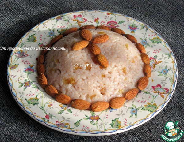 Коливо с клубничным джемом и миндалем